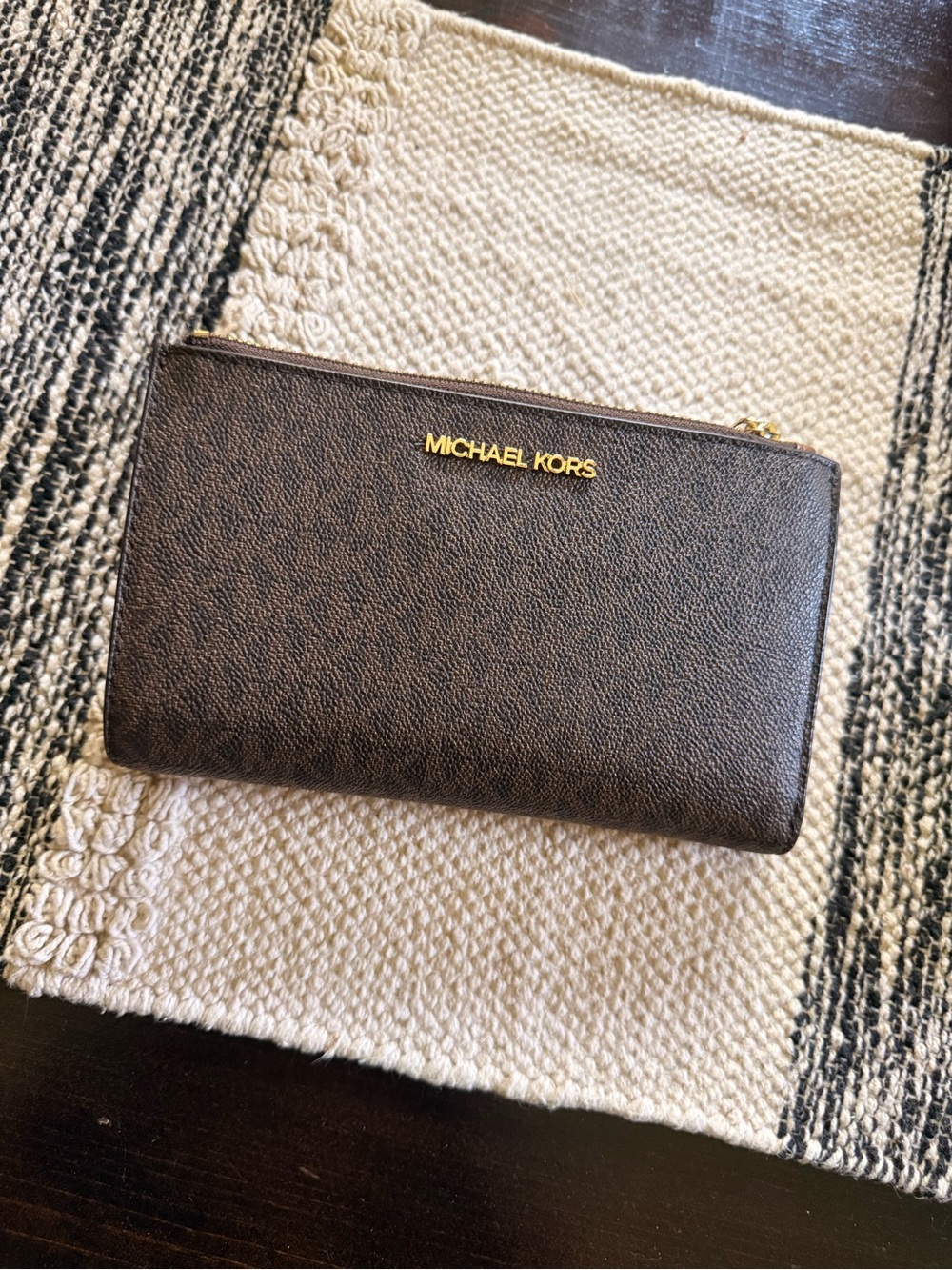 Wristlet/wallet/ phone holder